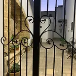 Nonna Veronica, Vicino Al Mare Di Ugento 住宿加早餐酒店 3*