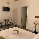Nonna Veronica, Vicino Al Mare Di Ugento 住宿加早餐酒店