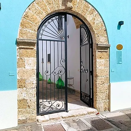 Bed & Breakfast Nonna Veronica, Dimora Vicino Al Mare Di Ugento