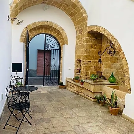 Bed & Breakfast Nonna Veronica, Dimora Vicino Al Mare Di Ugento