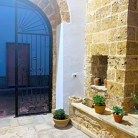Bed & Breakfast Nonna Veronica, Dimora Vicino Al Mare Di Ugento 3*