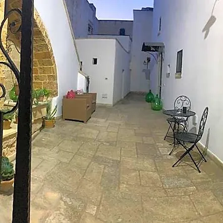 Nonna Veronica, Dimora Vicino Al Mare Di Ugento Bed & Breakfast
