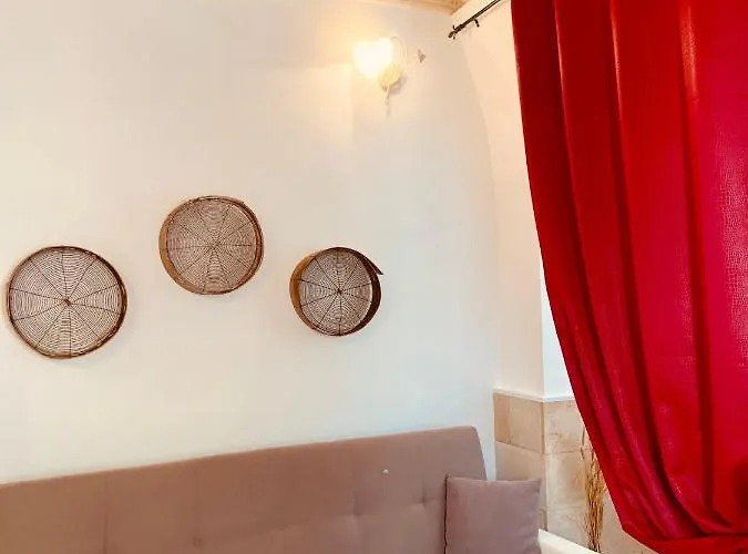 Nonna Veronica, Vicino Al Mare Di Ugento 住宿加早餐酒店 3*