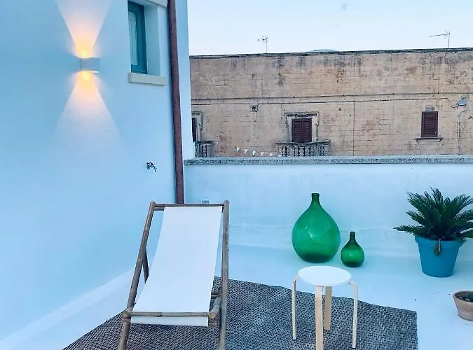 Nonna Veronica, Vicino Al Mare Di Ugento 住宿加早餐酒店 3*